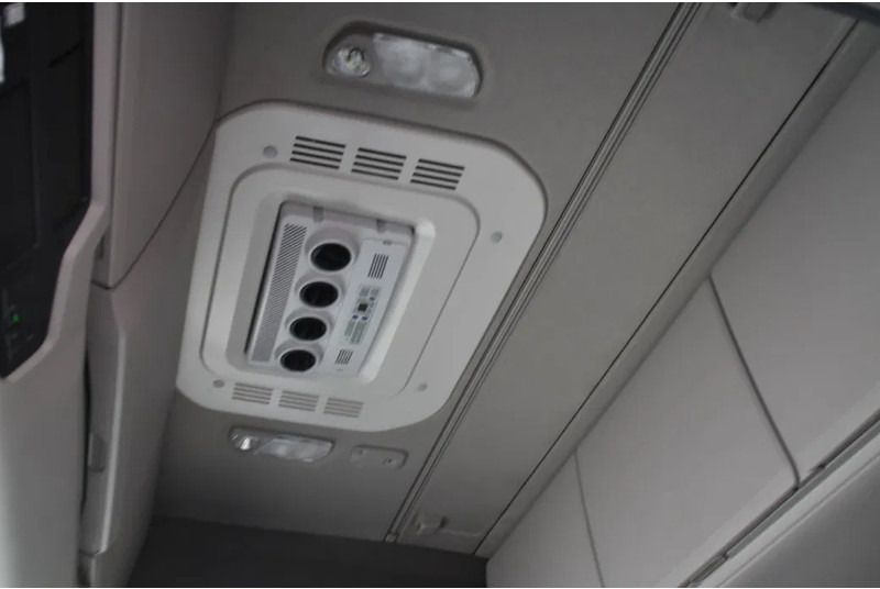 Scania S500 NGS 4x2NB - NEW TACHO - RETARDER - FULL AIR - PARK. AIRCO - 2 x FUEL TANKS - 4 POINT AIR SUSP. REAR - ALCOA'S - LED - - Тягач: фото 5 Scania S500 NGS 4x2NB - NEW TACHO - RETARDER - FULL AIR - PARK. AIRCO - 2 x FUEL TANKS - 4 POINT AIR SUSP. REAR - ALCOA'S - LED - - Тягач: фото 5