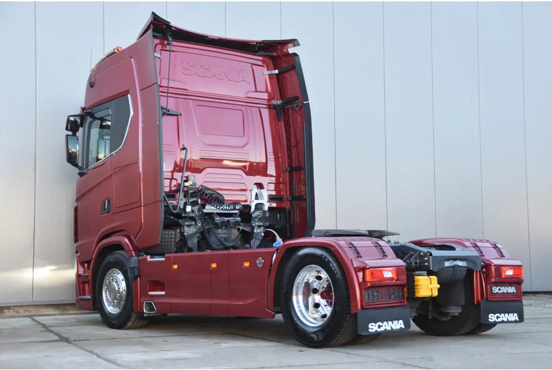 Scania S650 V8 NGS 4x2NB - NEW TACHO - RETARDER - FULL AIR - 288 TKM - PARK. AIRCO - 2 x FUEL TANKS - ALCOA'S - LED - EXCELLENT CONDITI - Тягач: фото 3 Scania S650 V8 NGS 4x2NB - NEW TACHO - RETARDER - FULL AIR - 288 TKM - PARK. AIRCO - 2 x FUEL TANKS - ALCOA'S - LED - EXCELLENT CONDITI - Тягач: фото 3
