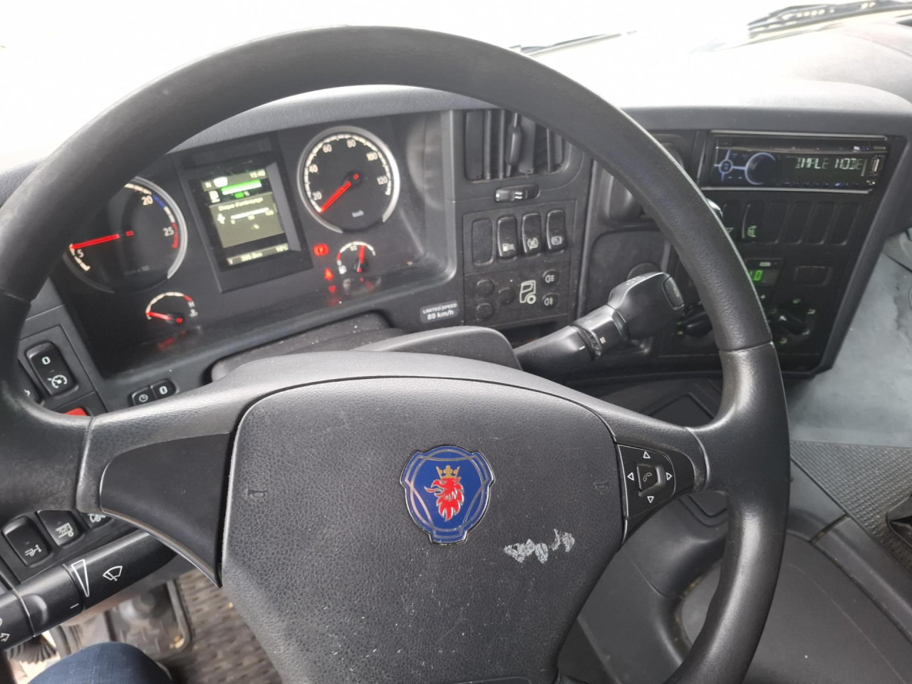 SCANIA SCANIA P250 Fourgon Hayon - Грузовик-шасси: фото 4 SCANIA SCANIA P250 Fourgon Hayon - Грузовик-шасси: фото 4