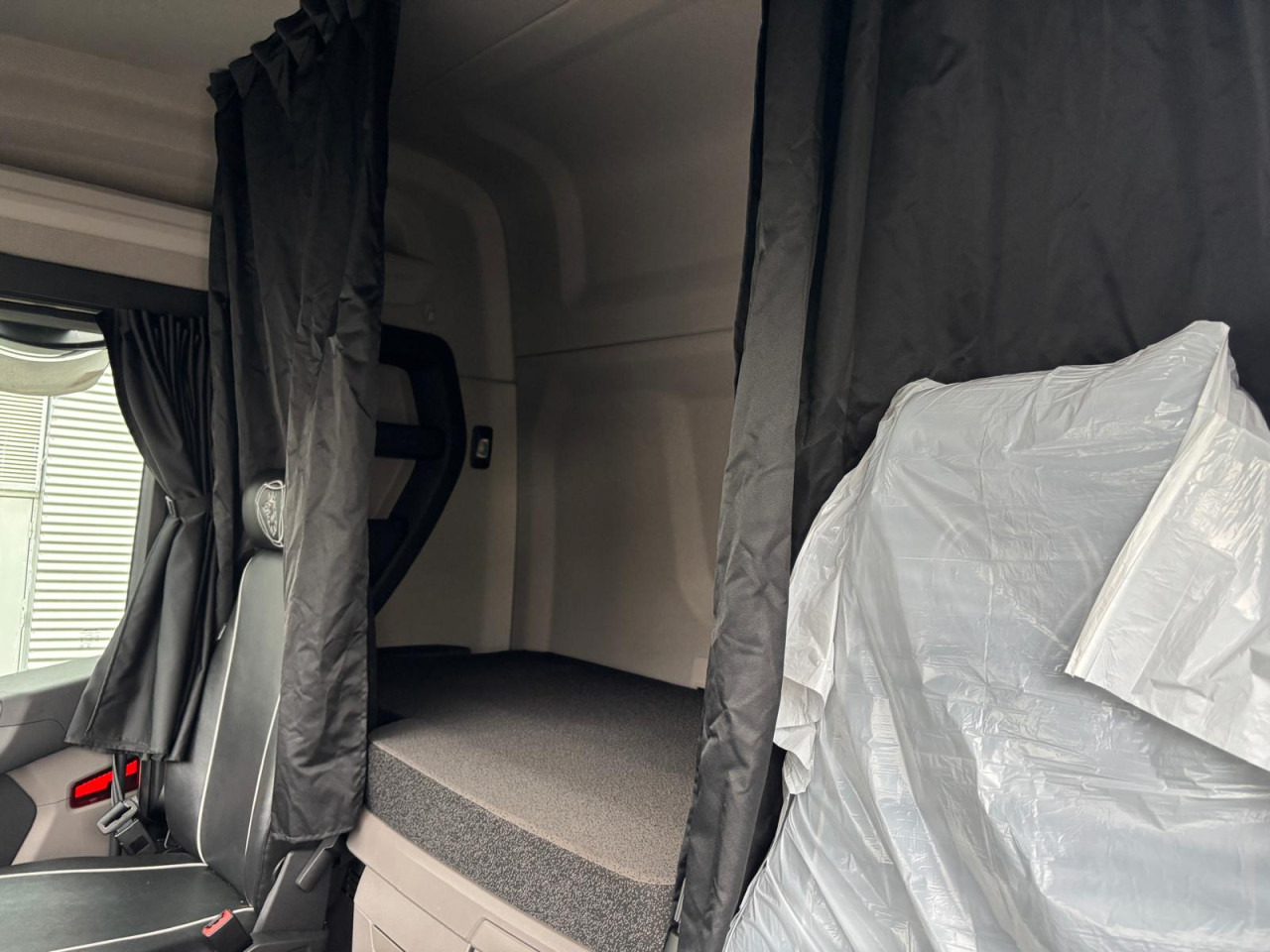 SCANIA R 460 A4x2NB - Тягач: фото 5 SCANIA R 460 A4x2NB - Тягач: фото 5