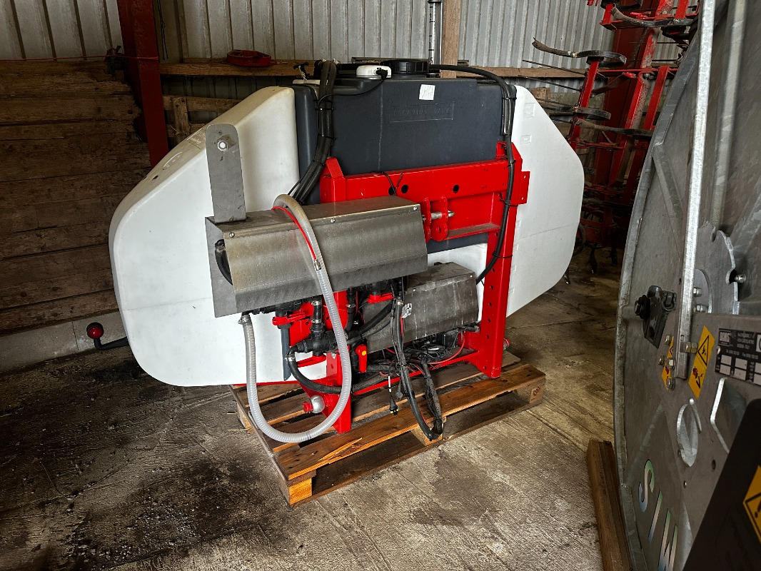 Tecno Engeneering Tecnospra Front tank 600 - Картофелеуборочный комбайн: фото 1 Tecno Engeneering Tecnospra Front tank 600 - Картофелеуборочный комбайн: фото 1