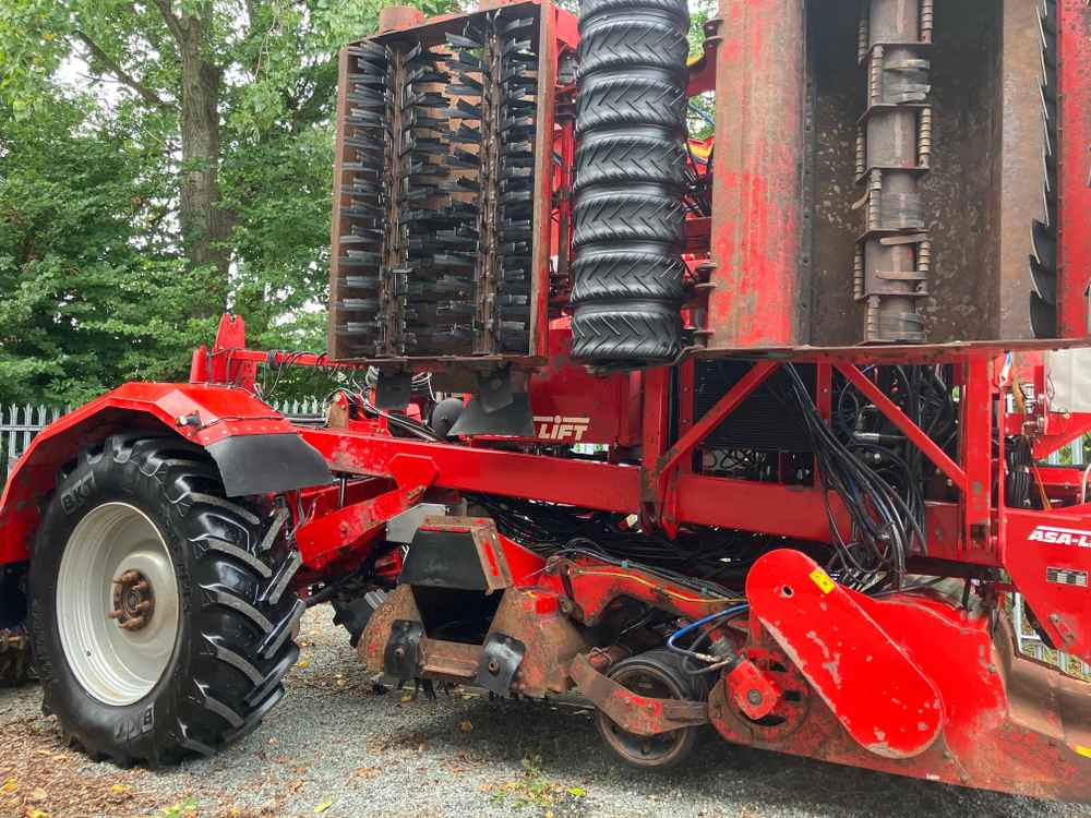 ASA-Lift Red Beet Topper - Уборочная машина для винограда: фото 1 ASA-Lift Red Beet Topper - Уборочная машина для винограда: фото 1