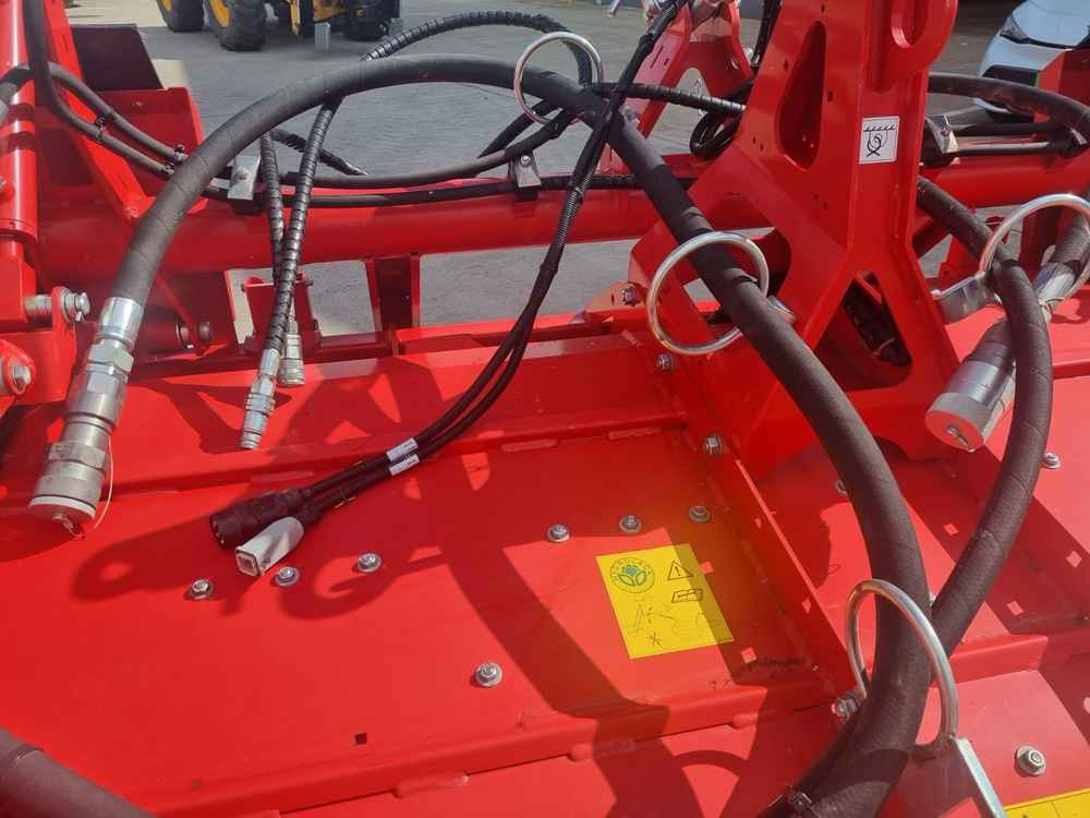 Grimme Grimme HT 200 Front Mounted Self-Propelled Topper - Комбайн: фото 3 Grimme Grimme HT 200 Front Mounted Self-Propelled Topper - Комбайн: фото 3