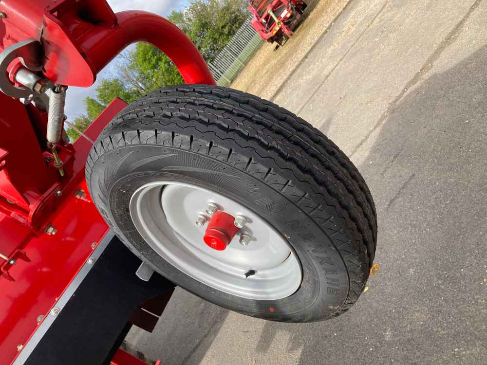 Grimme Grimme HT 210 Front Mounted Self-Propelled Topper - Комбайн: фото 4 Grimme Grimme HT 210 Front Mounted Self-Propelled Topper - Комбайн: фото 4