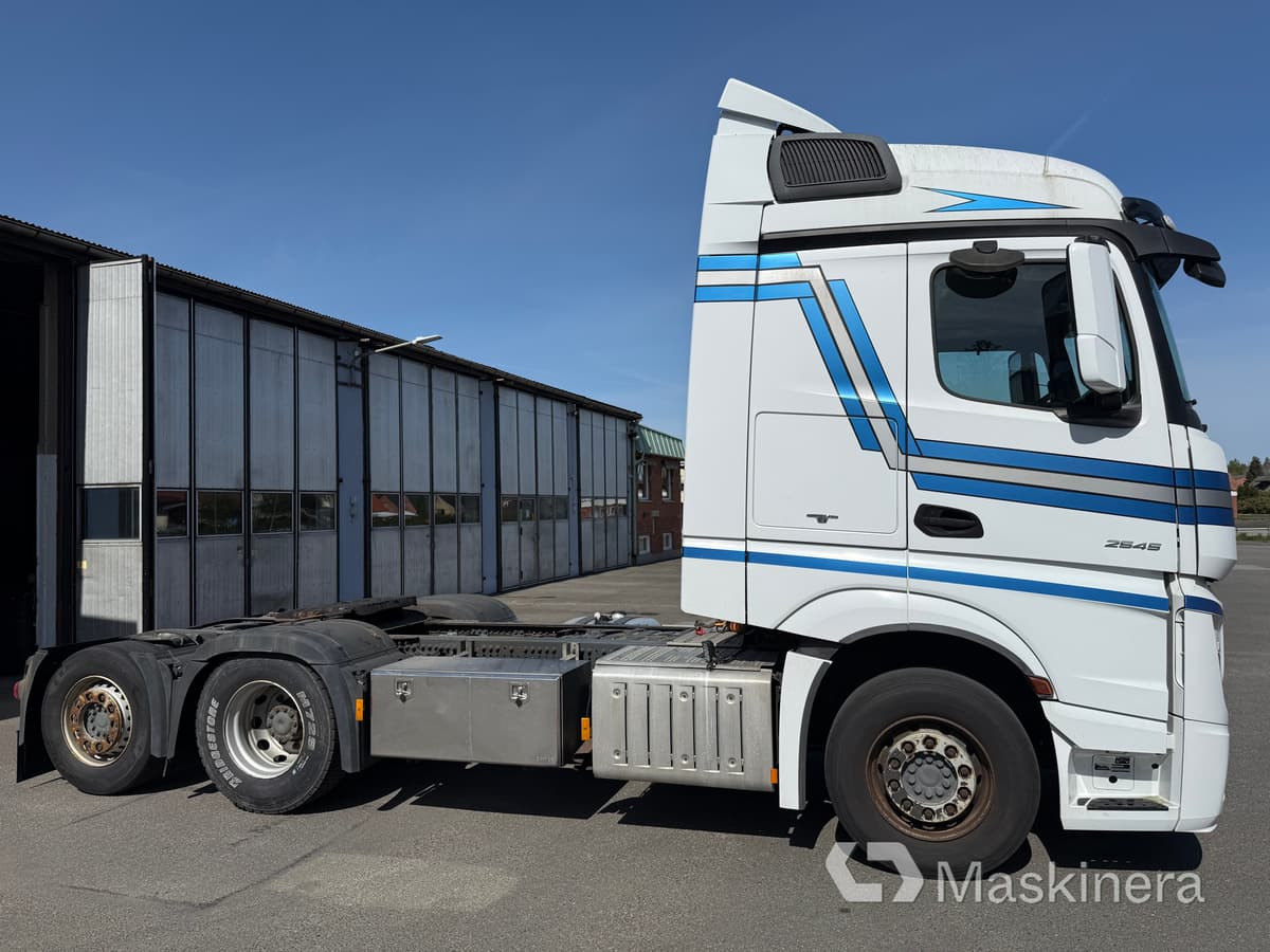 Dragbil Mercedes-Benz Actros 2545 - Другая техника: фото 4 Dragbil Mercedes-Benz Actros 2545 - Другая техника: фото 4