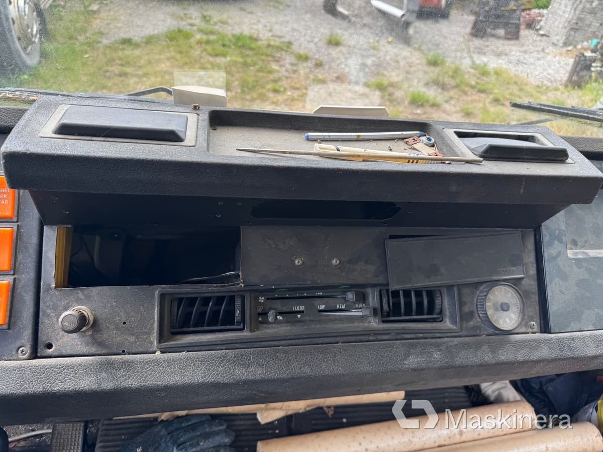 Грузовик бортовой/ Платформа, Автоманипулятор Flakbil Volvo F408 med kran: фото 15