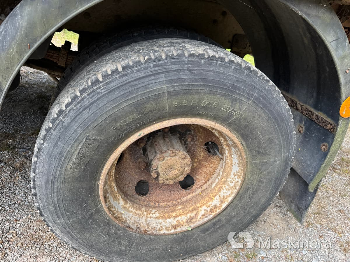 Грузовик бортовой/ Платформа, Автоманипулятор Flakbil Volvo F408 med kran: фото 35