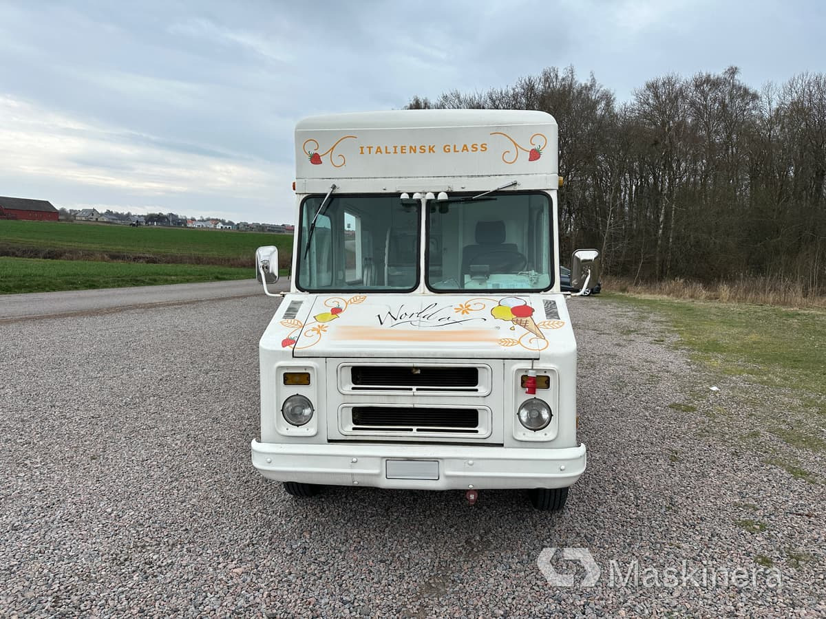 Foodtruck Chevrolet 1973 - Легковой фургон: фото 2 Foodtruck Chevrolet 1973 - Легковой фургон: фото 2