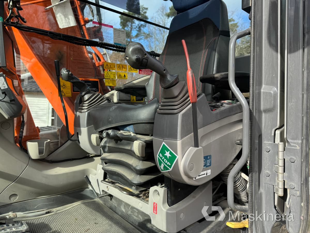 Гусеничный экскаватор Grävmaskin Hitachi ZX130-3: фото 29