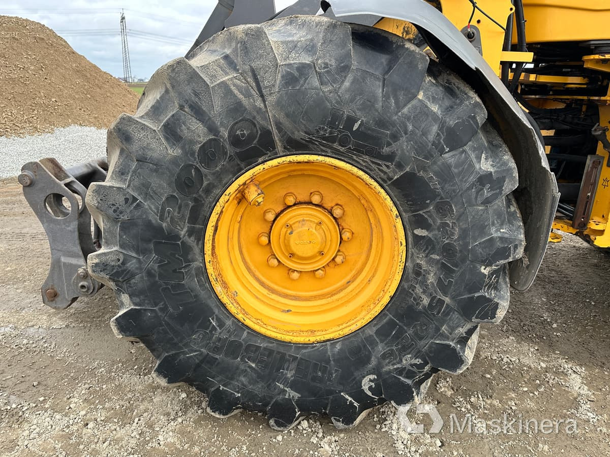 Колёсный погрузчик Hjullastare Volvo L60G [ Copy ]: фото 9