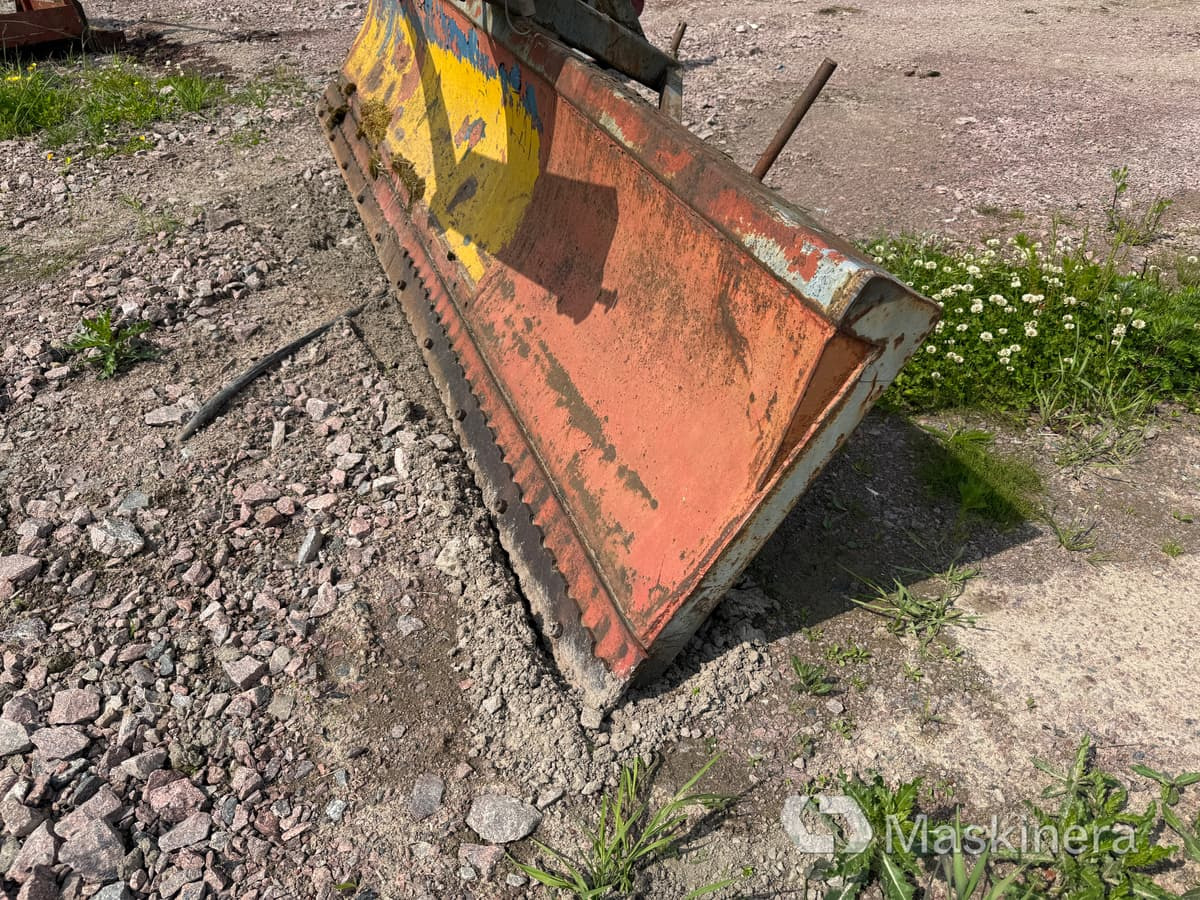 Isrivarblad 3-punktsfäste - Отвал для снега: фото 3 Isrivarblad 3-punktsfäste - Отвал для снега: фото 3