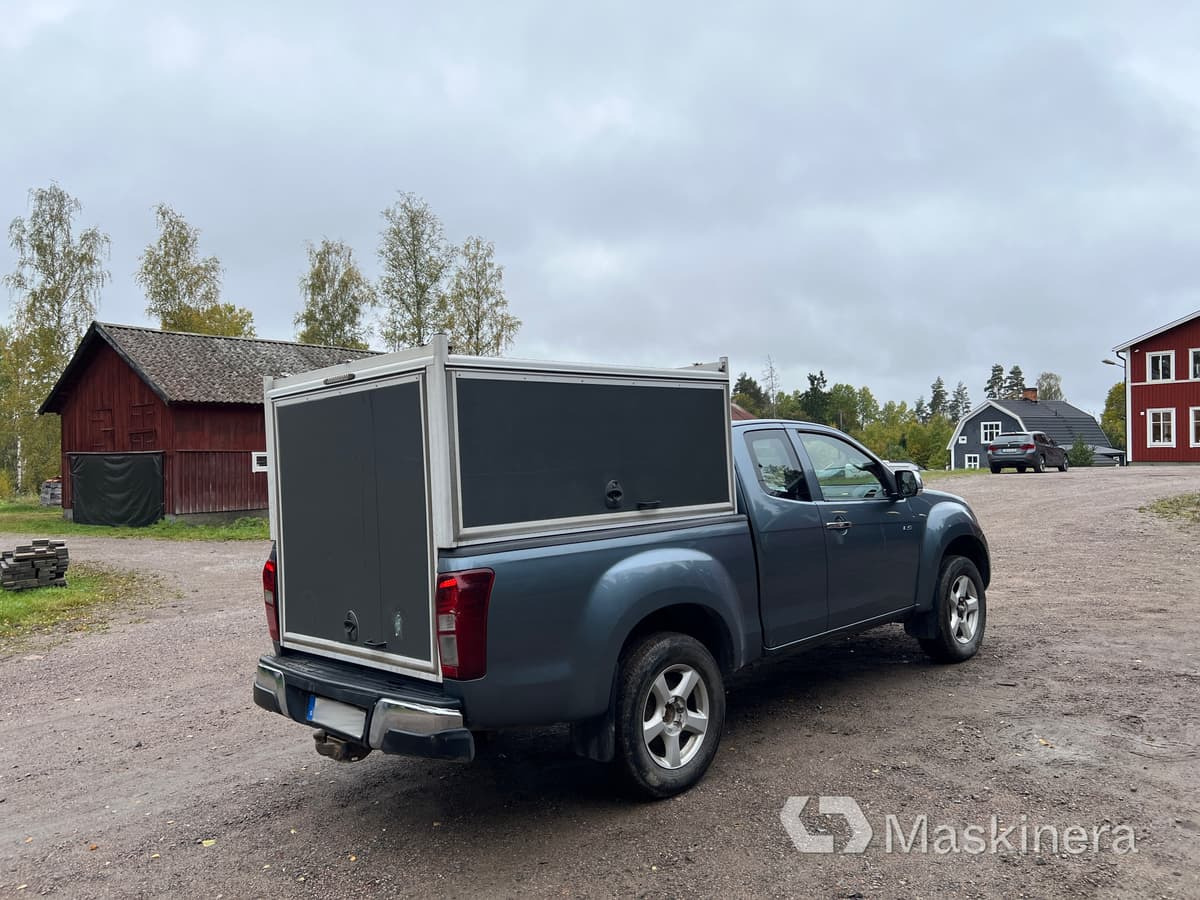 Pickup Isuzu D-Max Space Cab 2.5 TD - Цельнометаллический фургон: фото 5 Pickup Isuzu D-Max Space Cab 2.5 TD - Цельнометаллический фургон: фото 5