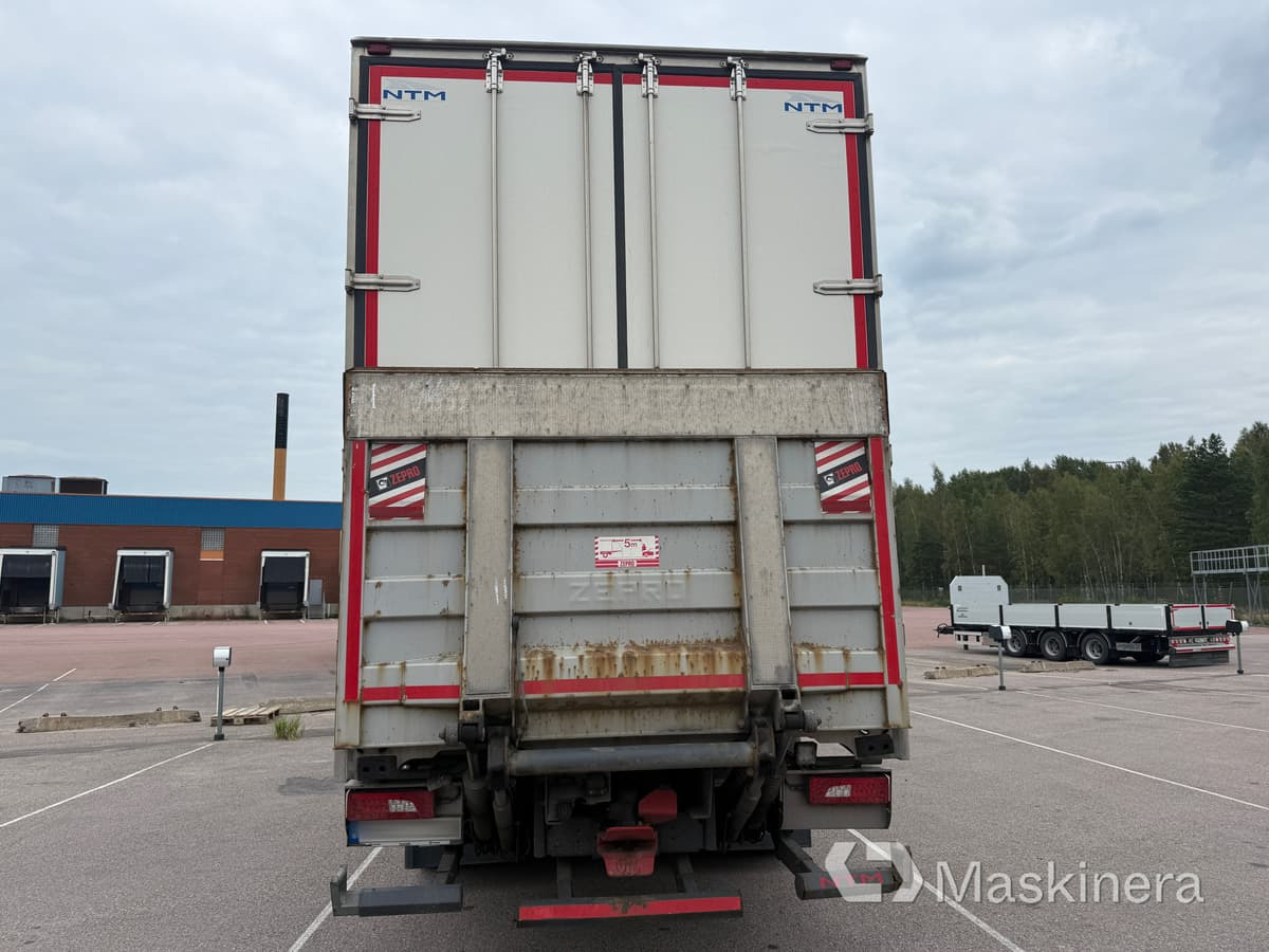 Skåpbil Scania R520 - Грузовик с закрытым кузовом: фото 3 Skåpbil Scania R520 - Грузовик с закрытым кузовом: фото 3
