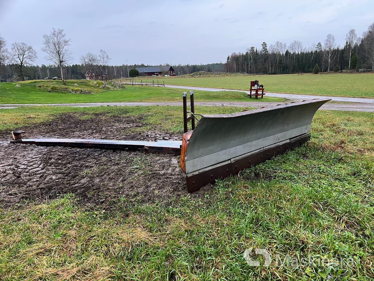 Snöblad med bom, Holms 3,2 m - Отвал для снега: фото 1 Snöblad med bom, Holms 3,2 m - Отвал для снега: фото 1