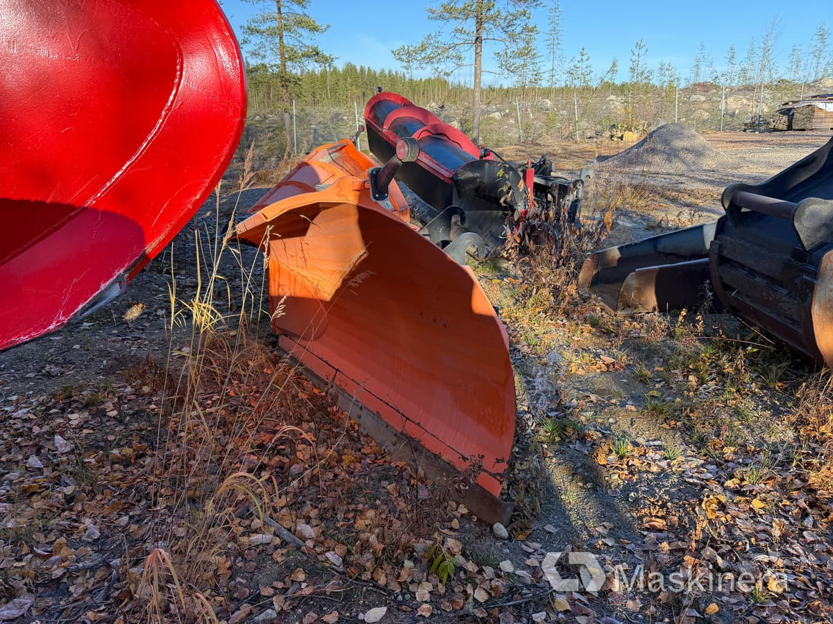 Vikplog PRONAR PWV4000HD - Отвал для снега: фото 4 Vikplog PRONAR PWV4000HD - Отвал для снега: фото 4