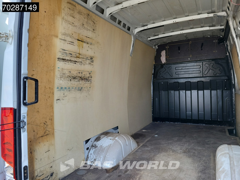 Цельнометаллический фургон Iveco Daily 35C18 3.0L Dubbellucht L2H2 3,5t Trekhaak Navi Airco Cruise Camera Imperiaal Euro6 L2 12m3 Airco Trekhaak Cruise control: фото 8