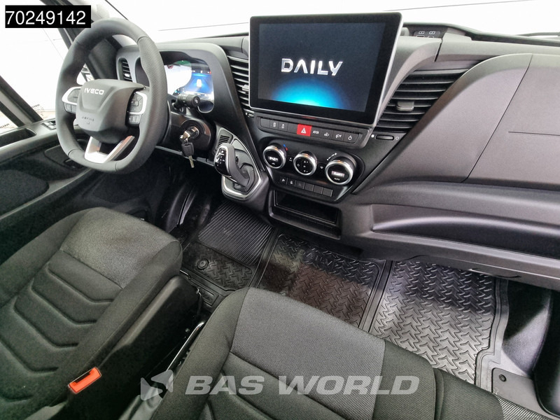 Фото интерьера 1: Новый Цельнометаллический фургон Iveco Daily 35C21 210PK Automaat L2H2 Dubbellucht LED ACC 3.5t trekhaak Navi L2H2 12m3 Airco Trekhaak