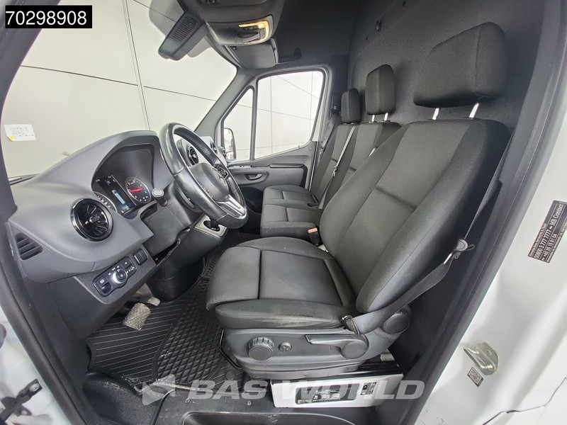 Цельнометаллический фургон Mercedes-Benz Sprinter 315 CDI Automaat L2H2 150PK Trekhaak ACC Airco Camera Parkeersensoren v+a MBUX CarPlay Euro6 L2 Airco Trekhaak: фото 11 Цельнометаллический фургон Mercedes-Benz Sprinter 315 CDI Automaat L2H2 150PK Trekhaak ACC Airco Camera Parkeersensoren v+a MBUX CarPlay Euro6 L2 Airco Trekhaak: фото 11