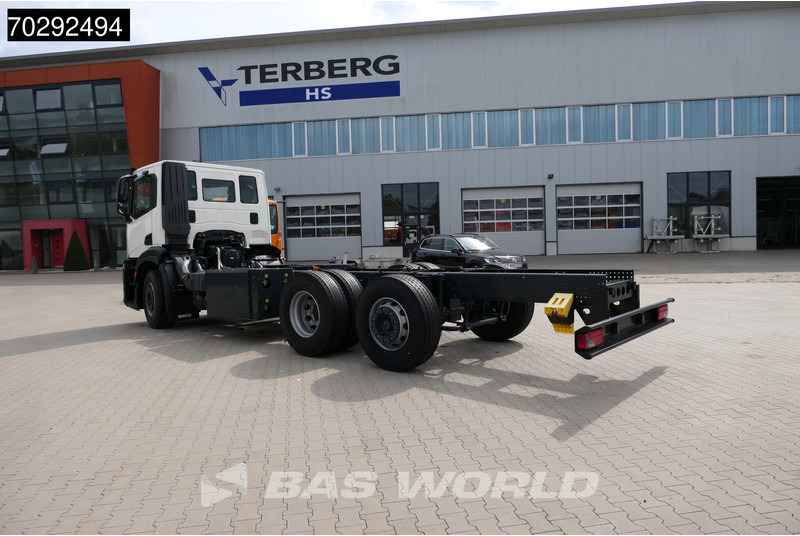 Iveco S-Way 340 S-Way 6X2 RHD CNG Retarder Euro 6 - Грузовик-шасси: фото 2 Iveco S-Way 340 S-Way 6X2 RHD CNG Retarder Euro 6 - Грузовик-шасси: фото 2