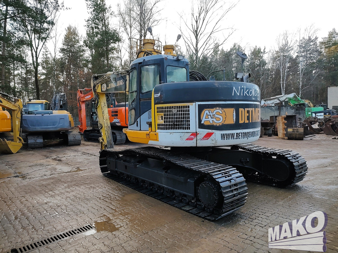 KOMATSU PC228USLC-3 - Гусеничный экскаватор: фото 2 KOMATSU PC228USLC-3 - Гусеничный экскаватор: фото 2