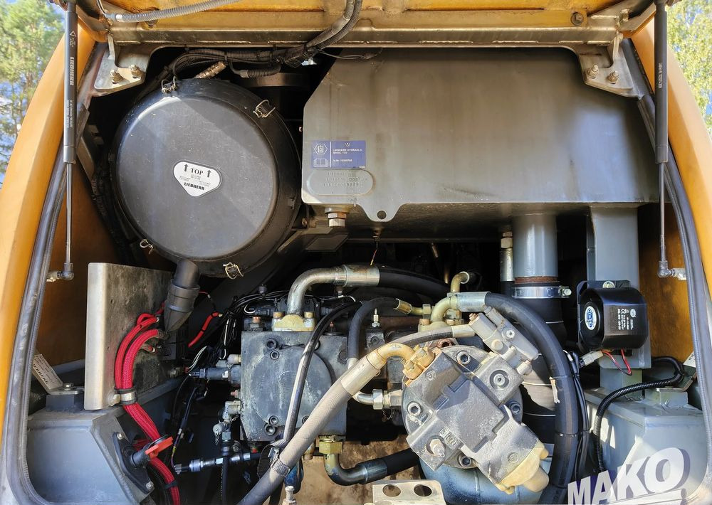 Колёсный погрузчик Liebherr L566: фото 15 Колёсный погрузчик Liebherr L566: фото 15