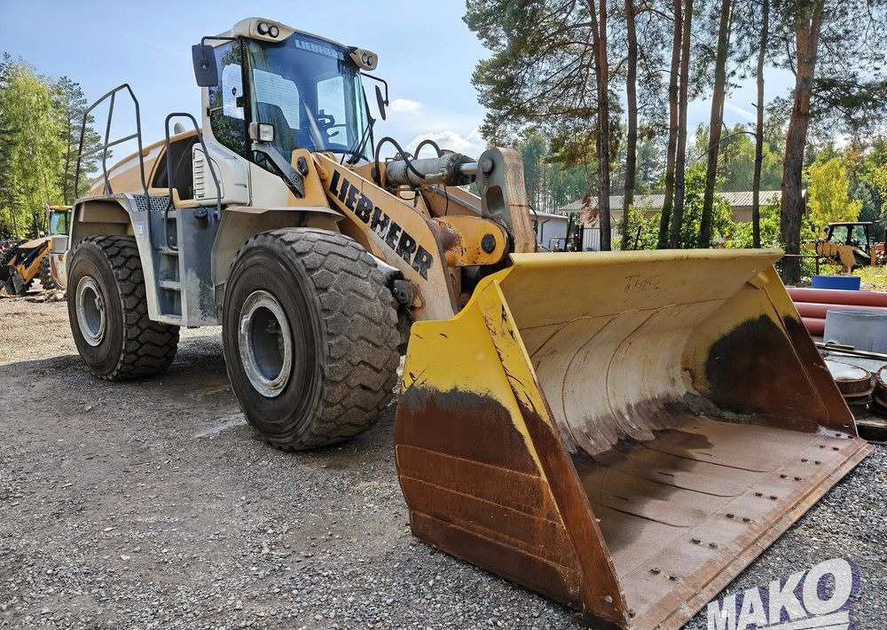 Колёсный погрузчик Liebherr L566: фото 6 Колёсный погрузчик Liebherr L566: фото 6