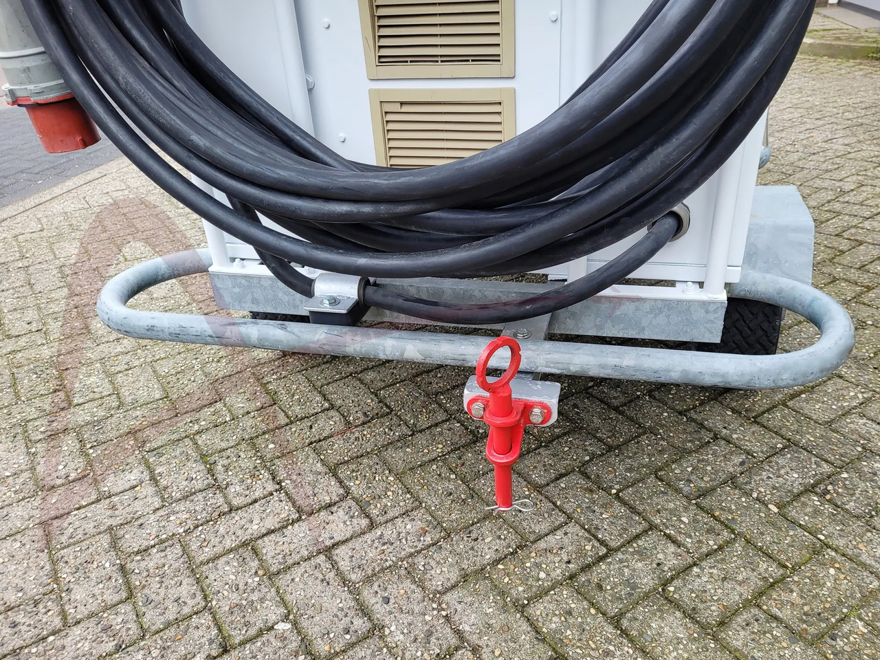 AXA POWER 3GSTS 200/345L - Аэродромный источник питания: фото 3 AXA POWER 3GSTS 200/345L - Аэродромный источник питания: фото 3