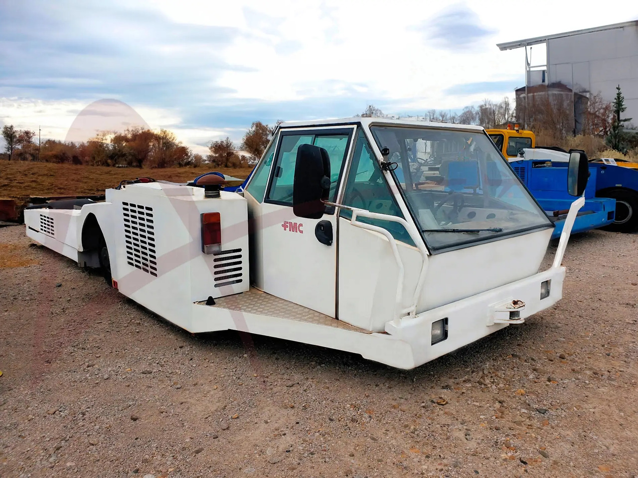 FMC PTS 3-R - Аэродромный тягач: фото 1 FMC PTS 3-R - Аэродромный тягач: фото 1