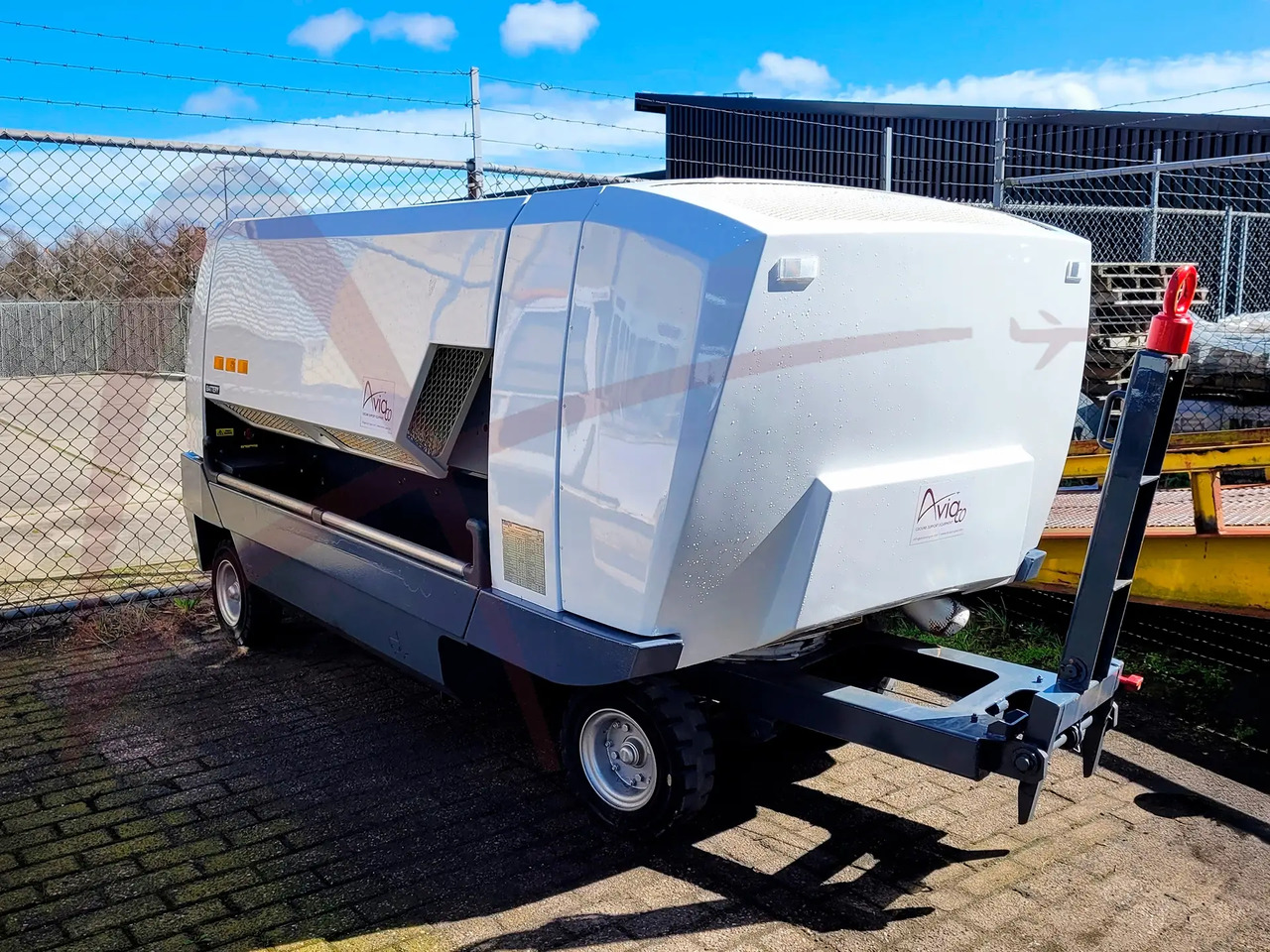 HITZINGER 100MDI1 - Аэродромный источник питания: фото 3 HITZINGER 100MDI1 - Аэродромный источник питания: фото 3