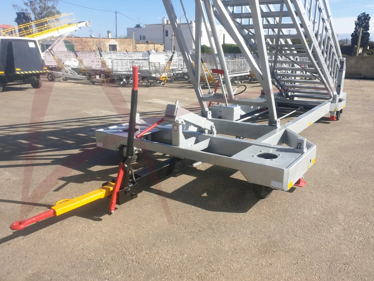 MASTER EQUIPMENT STR710-14 - Пассажирский трап: фото 2 MASTER EQUIPMENT STR710-14 - Пассажирский трап: фото 2