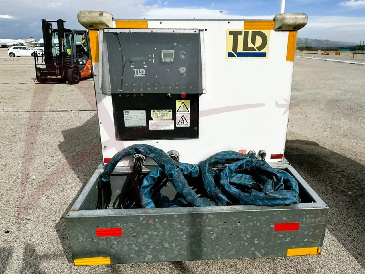 TLD GPU-4120-T-CUP-28 - Аэродромный источник питания: фото 2 TLD GPU-4120-T-CUP-28 - Аэродромный источник питания: фото 2