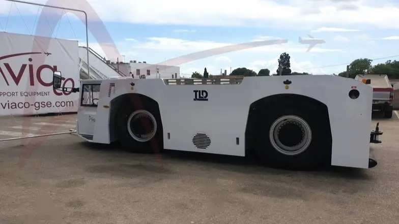 TLD TMX-450 - Аэродромный тягач: фото 3 TLD TMX-450 - Аэродромный тягач: фото 3