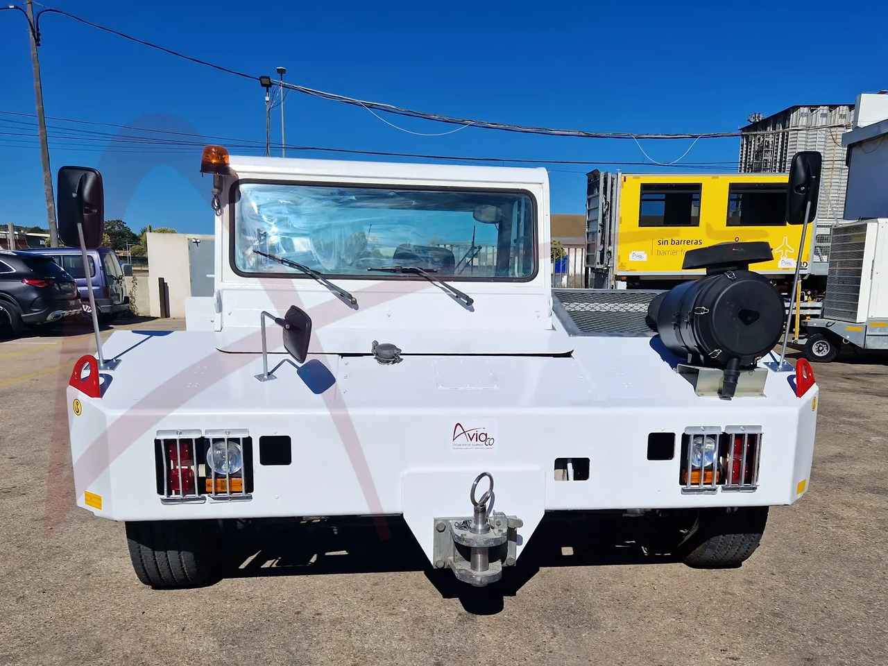 TLD TPX-200-S - Аэродромный тягач: фото 3 TLD TPX-200-S - Аэродромный тягач: фото 3