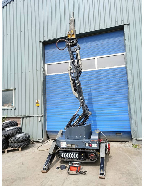 Brokk euroimplementos RDC1510 180 husqvarna robot remote - Гусеничный экскаватор: фото 2 Brokk euroimplementos RDC1510 180 husqvarna robot remote - Гусеничный экскаватор: фото 2