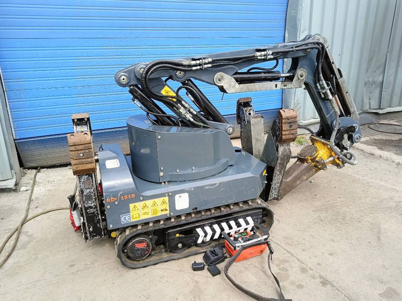 Brokk euroimplementos RDC1510 180 husqvarna robot remote - Гусеничный экскаватор: фото 1 Brokk euroimplementos RDC1510 180 husqvarna robot remote - Гусеничный экскаватор: фото 1