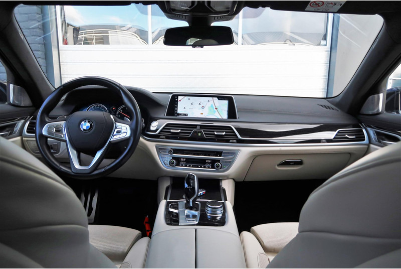 BMW 7 Serie 740Ld xDrive High Executive M-PAKKET/ MASSAGE/ PANO/ DEALER OND/ VOL! - Седан: фото 2 BMW 7 Serie 740Ld xDrive High Executive M-PAKKET/ MASSAGE/ PANO/ DEALER OND/ VOL! - Седан: фото 2