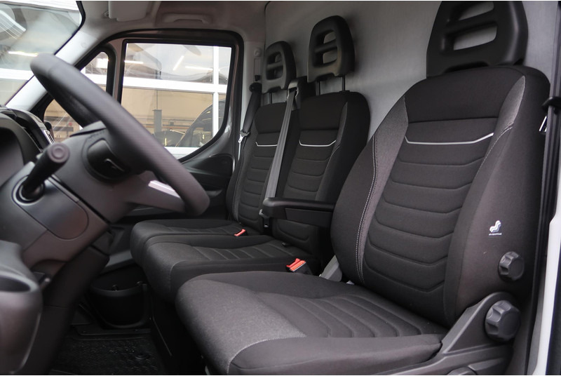 Цельнометаллический фургон Iveco Daily 35S18HV 3.0 L2H2 BPM VRIJ/ AUT/ 2X SCHUIFDEUR/ CAMERA/ CRUISE/ CLIMA/ NAVI/ LED: фото 12