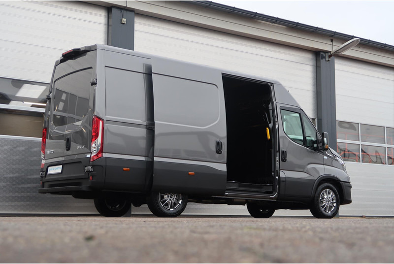 Цельнометаллический фургон Iveco Daily 35S18HV 3.0 L2H2 BPM VRIJ/ AUT/ 2X SCHUIFDEUR/ CAMERA/ CRUISE/ CLIMA/ NAVI/ LED: фото 9