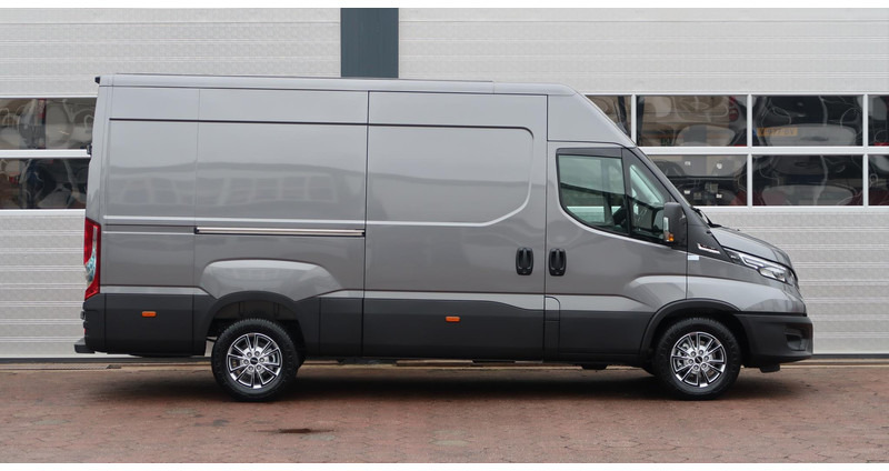 Цельнометаллический фургон Iveco Daily 35S18HV 3.0 L2H2 BPM VRIJ/ AUT/ 2X SCHUIFDEUR/ CAMERA/ CRUISE/ CLIMA/ NAVI/ LED: фото 14
