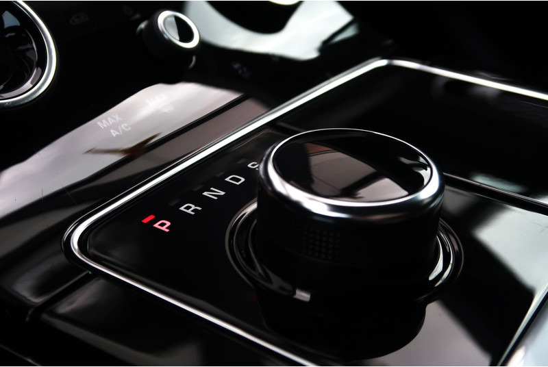 Внедорожник Land Rover Range Rover Velar 2.0 I4 Turbo AWD R-Dynamic P300S HSE PANO/ LED/ MEMORY/ CAMERA/ ACC/ KEYLESS/ TREKHAAK: фото 6