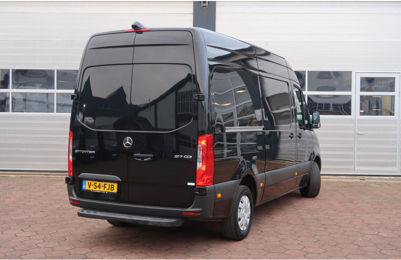 Mercedes-Benz Sprinter 317 CDI L2H2 AUT/ 3.5T/ CAMERA/ MBUX/ CRUISE/ AIRCO - Цельнометаллический фургон: фото 3 Mercedes-Benz Sprinter 317 CDI L2H2 AUT/ 3.5T/ CAMERA/ MBUX/ CRUISE/ AIRCO - Цельнометаллический фургон: фото 3