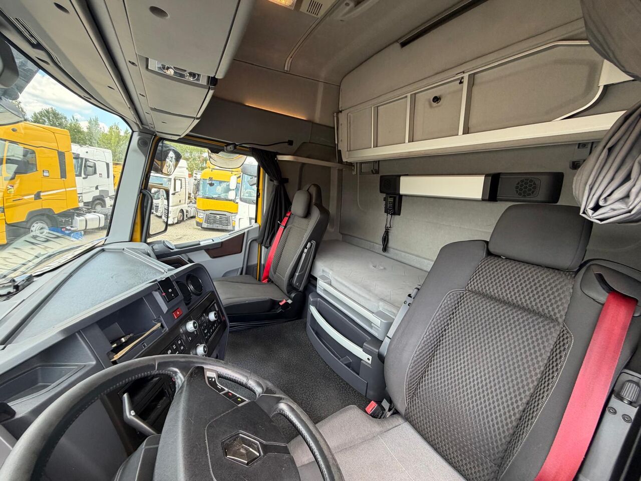 Тягач RENAULT T 480: фото 8 Тягач RENAULT T 480: фото 8