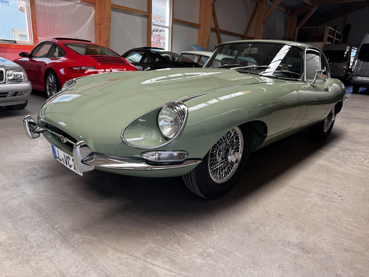 Jaguar E-Type 4.2 Litre Serie 1.5 FHC - Легковой автомобиль: фото 1 Jaguar E-Type 4.2 Litre Serie 1.5 FHC - Легковой автомобиль: фото 1