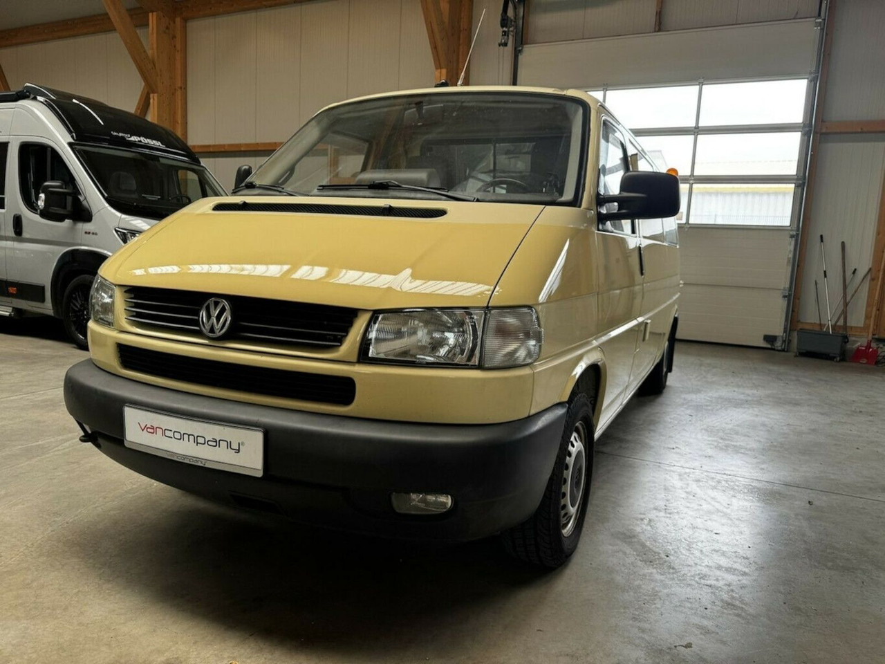 Volkswagen T4 2.5 TDI Syncro 4x4 lang 1. Hand! - Кастенваген: фото 1 Volkswagen T4 2.5 TDI Syncro 4x4 lang 1. Hand! - Кастенваген: фото 1