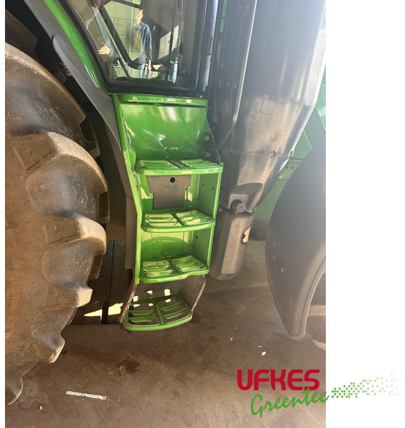 John Deere 6215 R - Трактор: фото 4 John Deere 6215 R - Трактор: фото 4