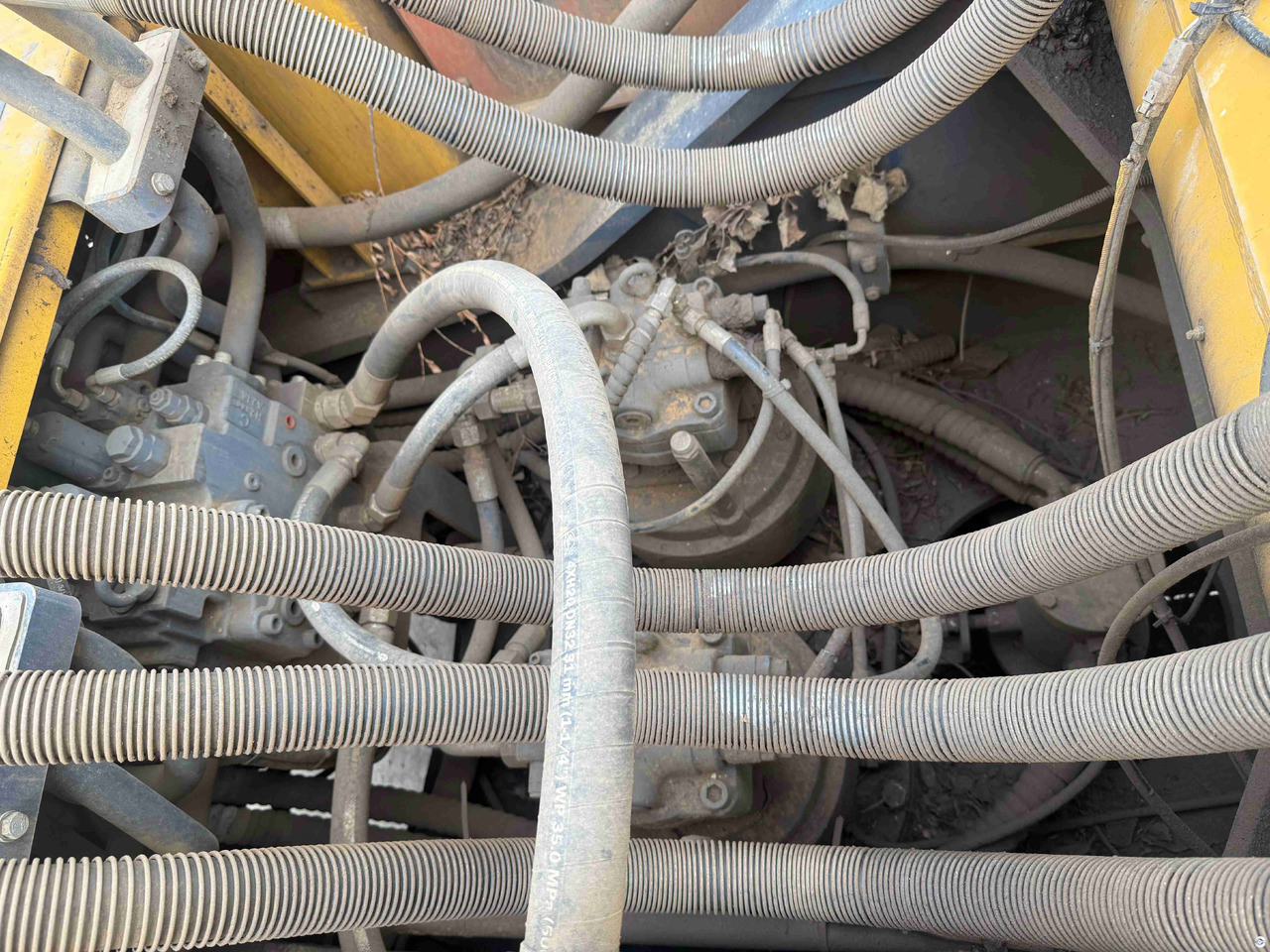 XCMG 2021 used XE690DK 69ton hydraulic heavy excavator price - Гусеничный экскаватор: фото 4 XCMG 2021 used XE690DK 69ton hydraulic heavy excavator price - Гусеничный экскаватор: фото 4