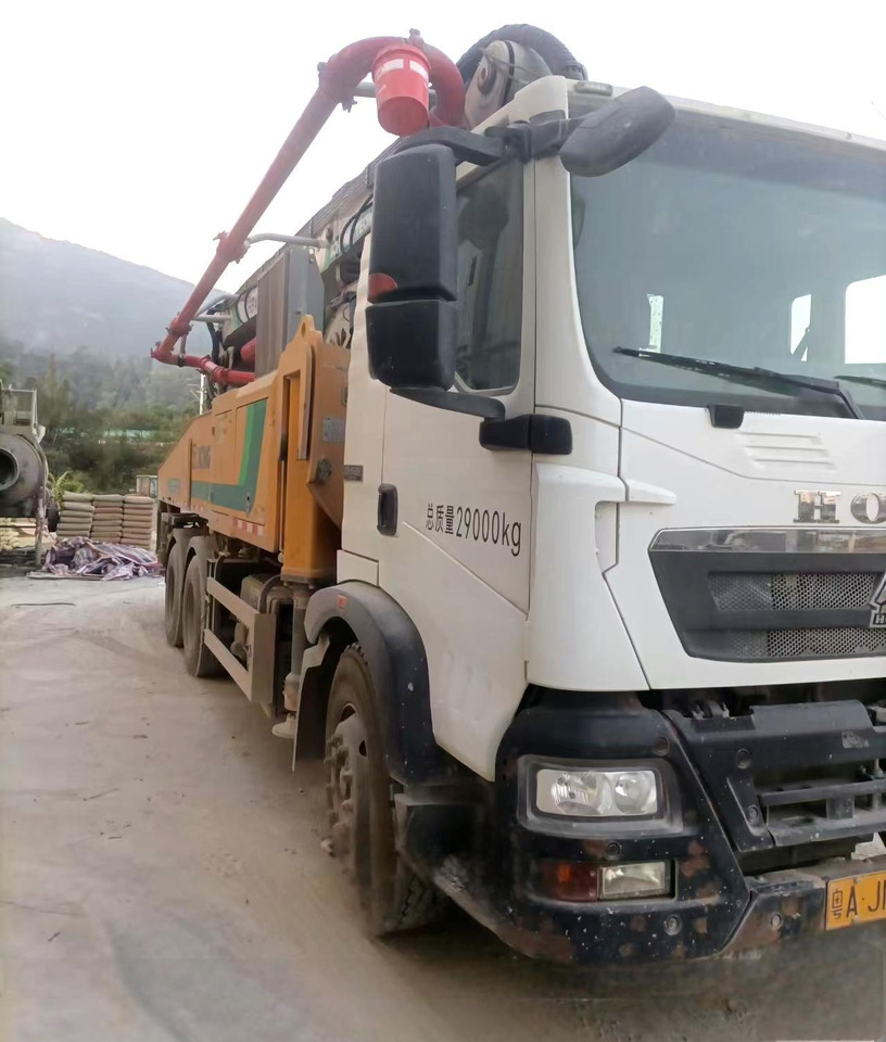 XCMG Manufacturer Concrete Pump Machine HB43V Used 43m HOWO Small Concrete Pumps Truck For Sale - Автобетононасос: фото 3 XCMG Manufacturer Concrete Pump Machine HB43V Used 43m HOWO Small Concrete Pumps Truck For Sale - Автобетононасос: фото 3