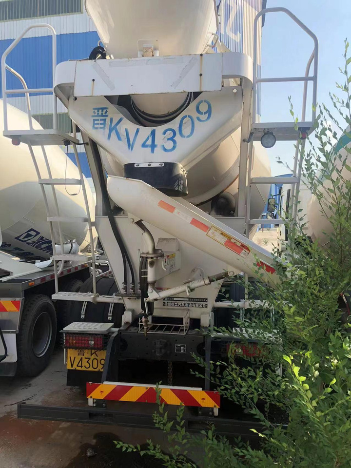 XCMG Official G12V China 12 Cubic Used Concrete Mixer Truck with Good Price - Автобетоносмеситель: фото 5 XCMG Official G12V China 12 Cubic Used Concrete Mixer Truck with Good Price - Автобетоносмеситель: фото 5