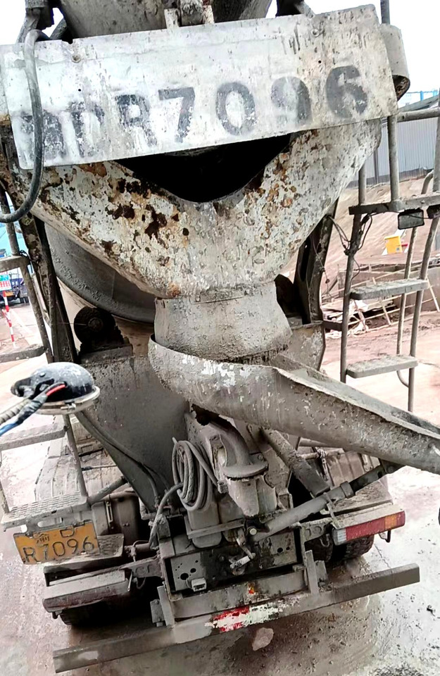 XCMG Official G4804B Second Hand Concrete Mixer Cement Truck 12m³ Cement Mixer Sale - Автобетоносмеситель: фото 4 XCMG Official G4804B Second Hand Concrete Mixer Cement Truck 12m³ Cement Mixer Sale - Автобетоносмеситель: фото 4