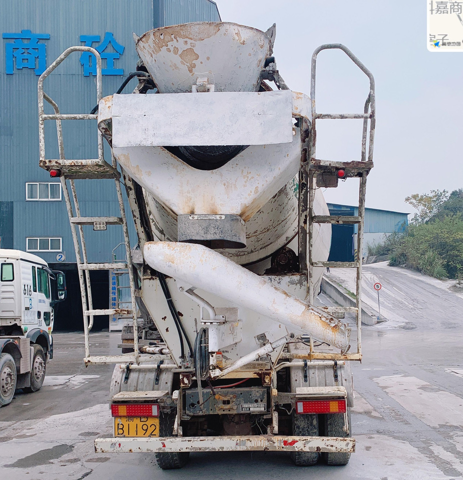 XCMG Official G4806E HOWO Cement Concrete Mixer Used 12 Cubic Meters Concrete Mixer Cement Truck - Автобетоносмеситель: фото 4 XCMG Official G4806E HOWO Cement Concrete Mixer Used 12 Cubic Meters Concrete Mixer Cement Truck - Автобетоносмеситель: фото 4